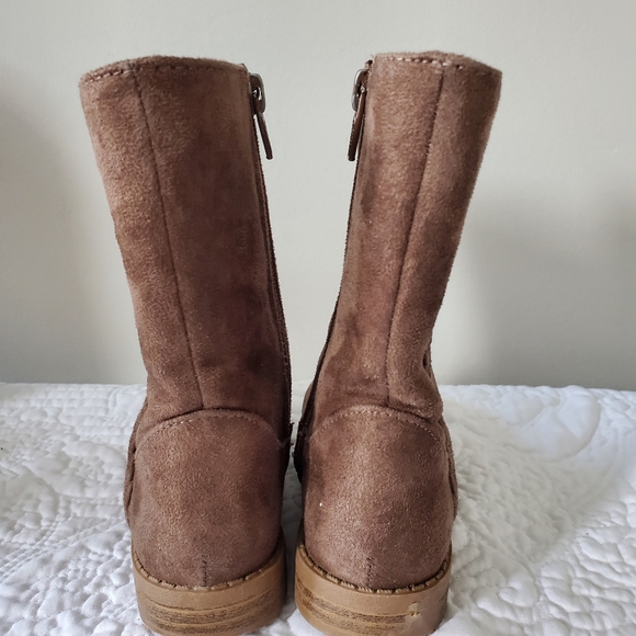 Adorabke NINA Little Girls Brown Suede Look, Side Zip Boots - Picture 4 of 9